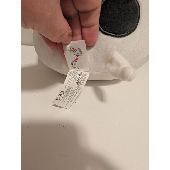 Snoopy Valentines Day Squishmallows Plush Toy With Heart - Picture 5 of 5